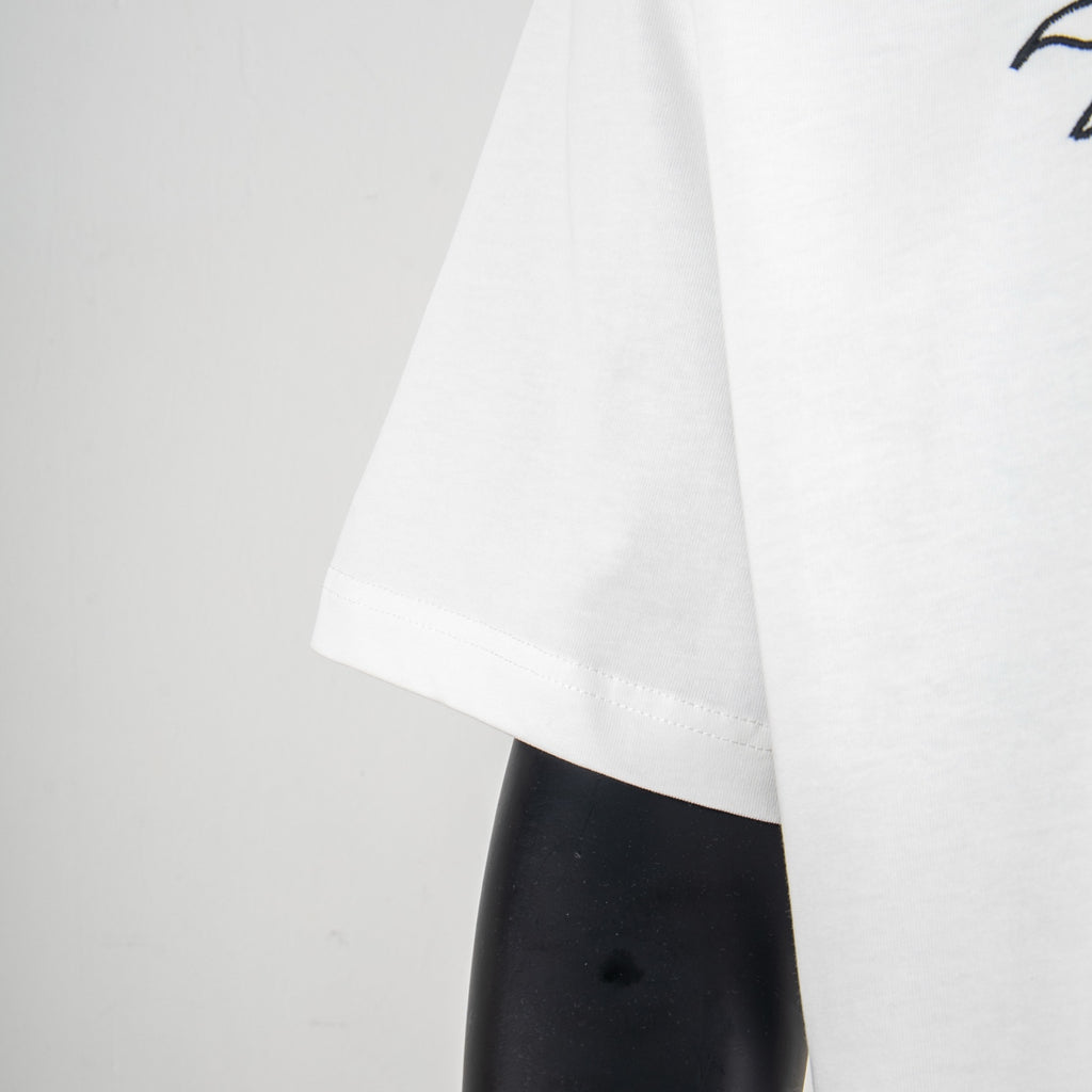White short-sleeve T-shirt side view with straight hem and sleeve edge