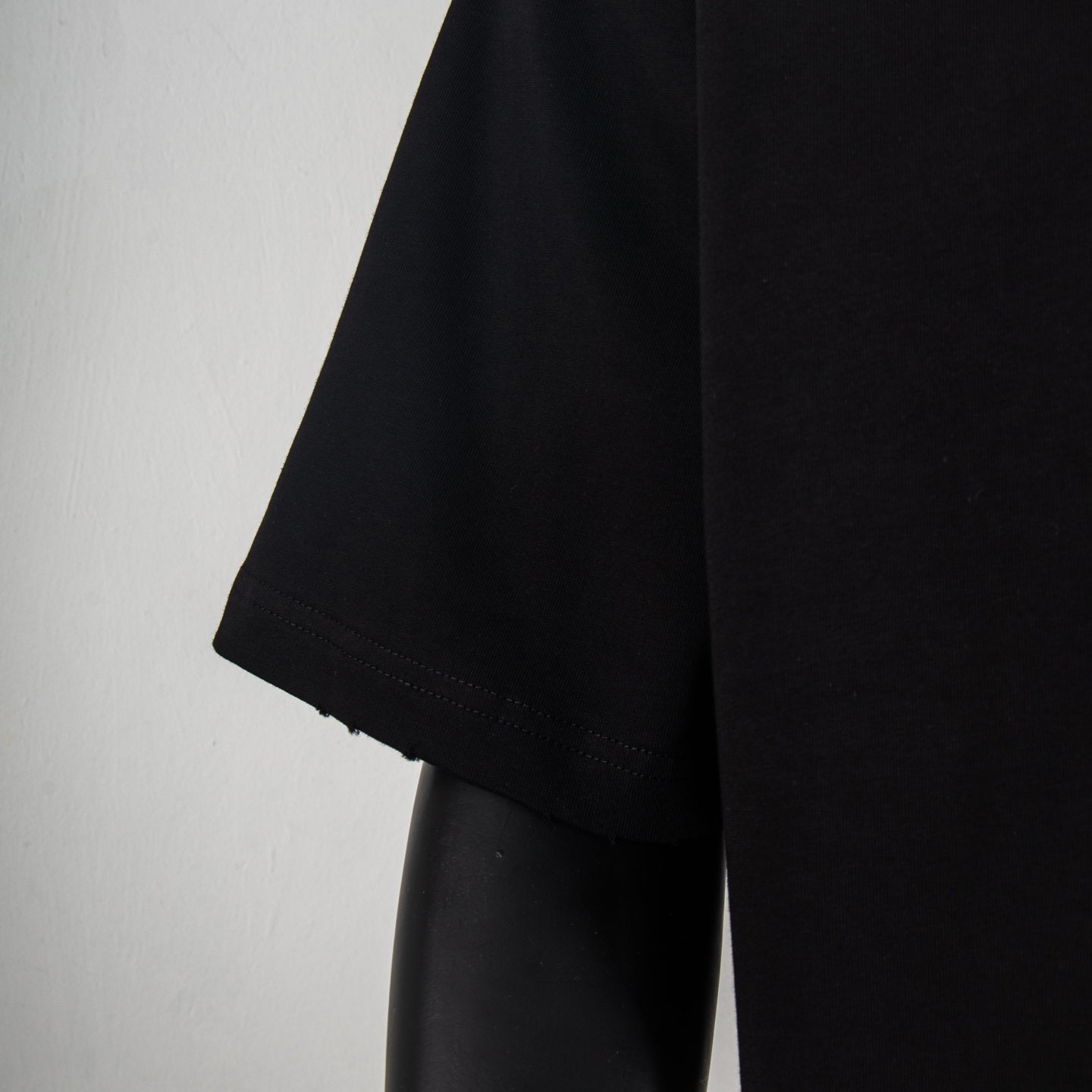 Black Givenchy crew-neck T-shirt short sleeve and hem