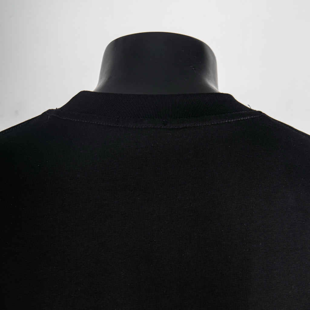 Black T-shirt back yoke with raised collar seam