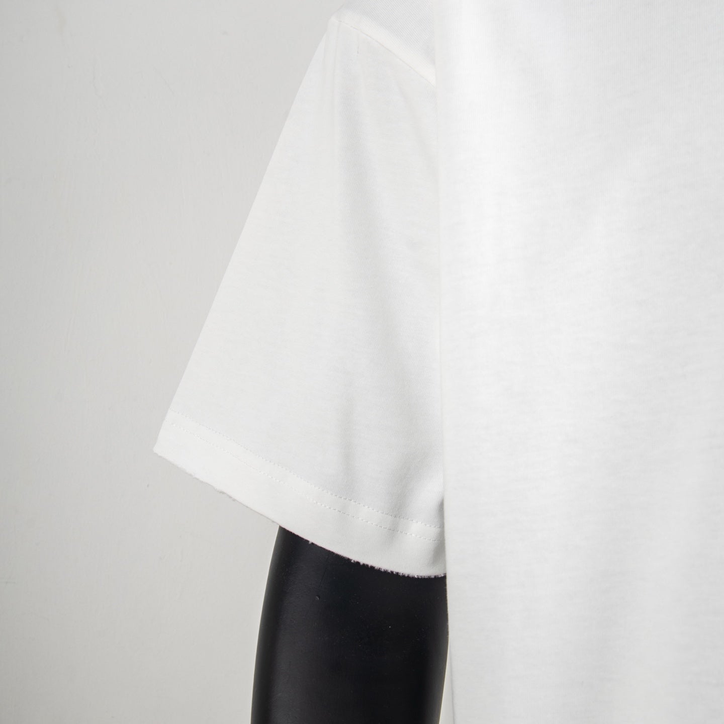 White T-shirt short sleeve hem