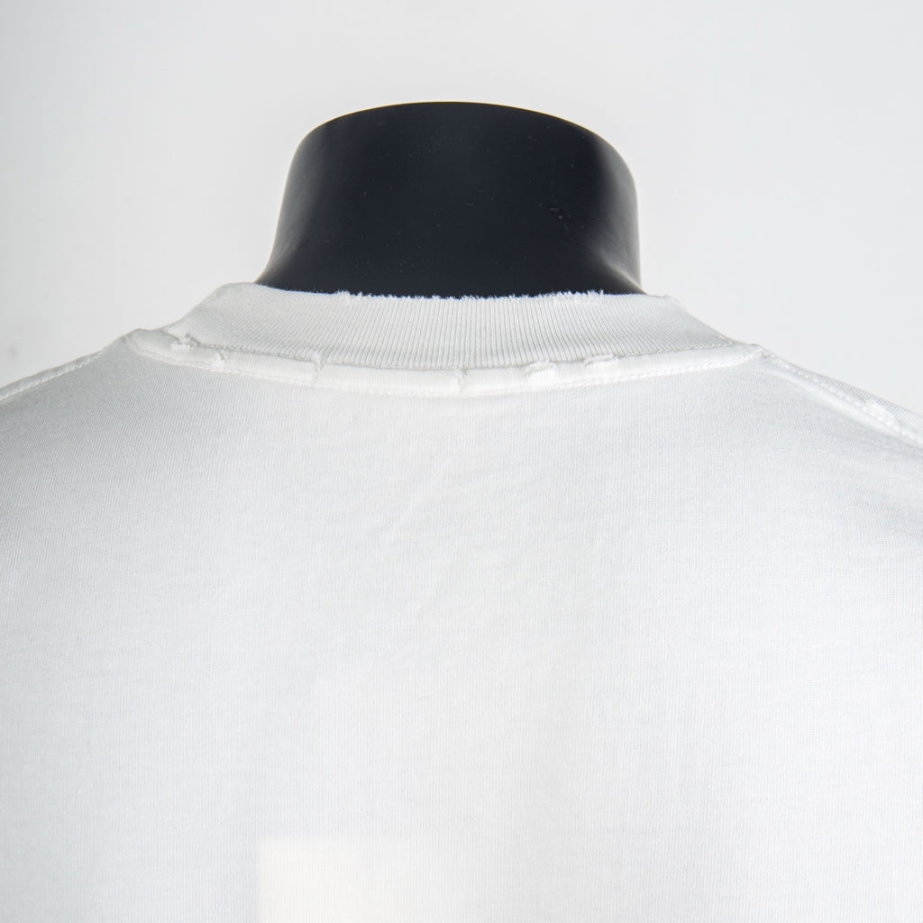 White short-sleeve T-shirt with ribbed crew neckline on back