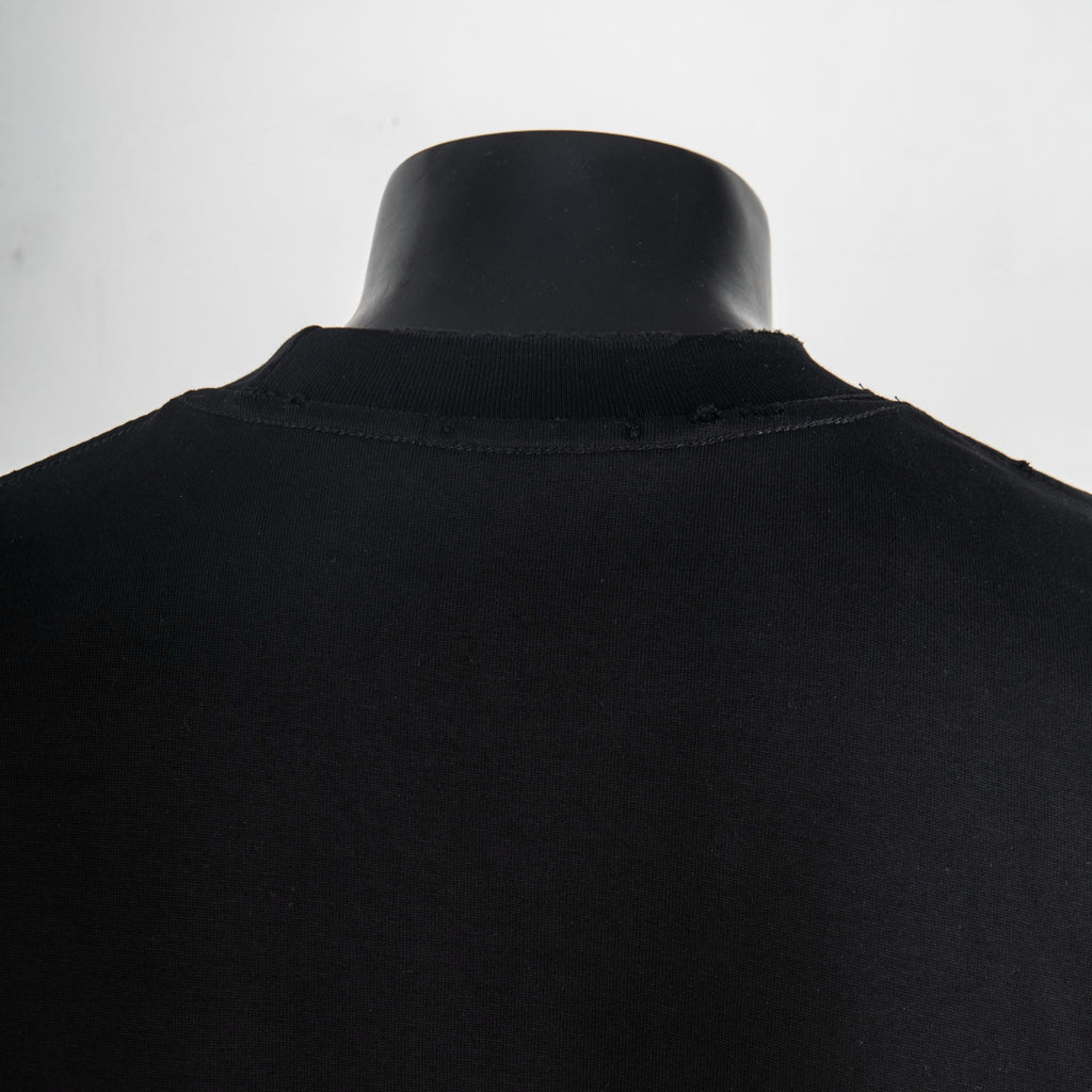 Black T-shirt back neckline with short sleeves