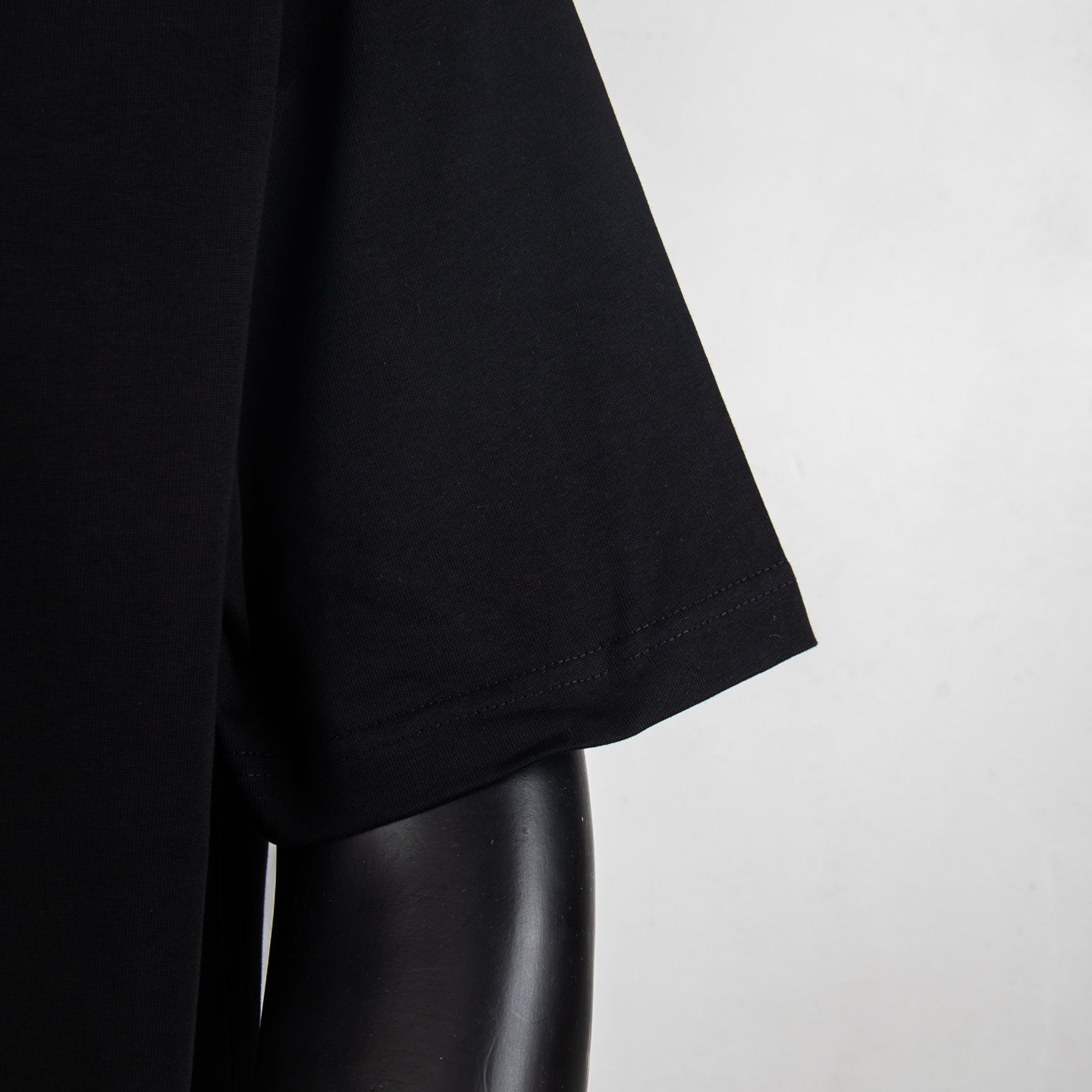 Dior black short-sleeve T-shirt sleeve hem
