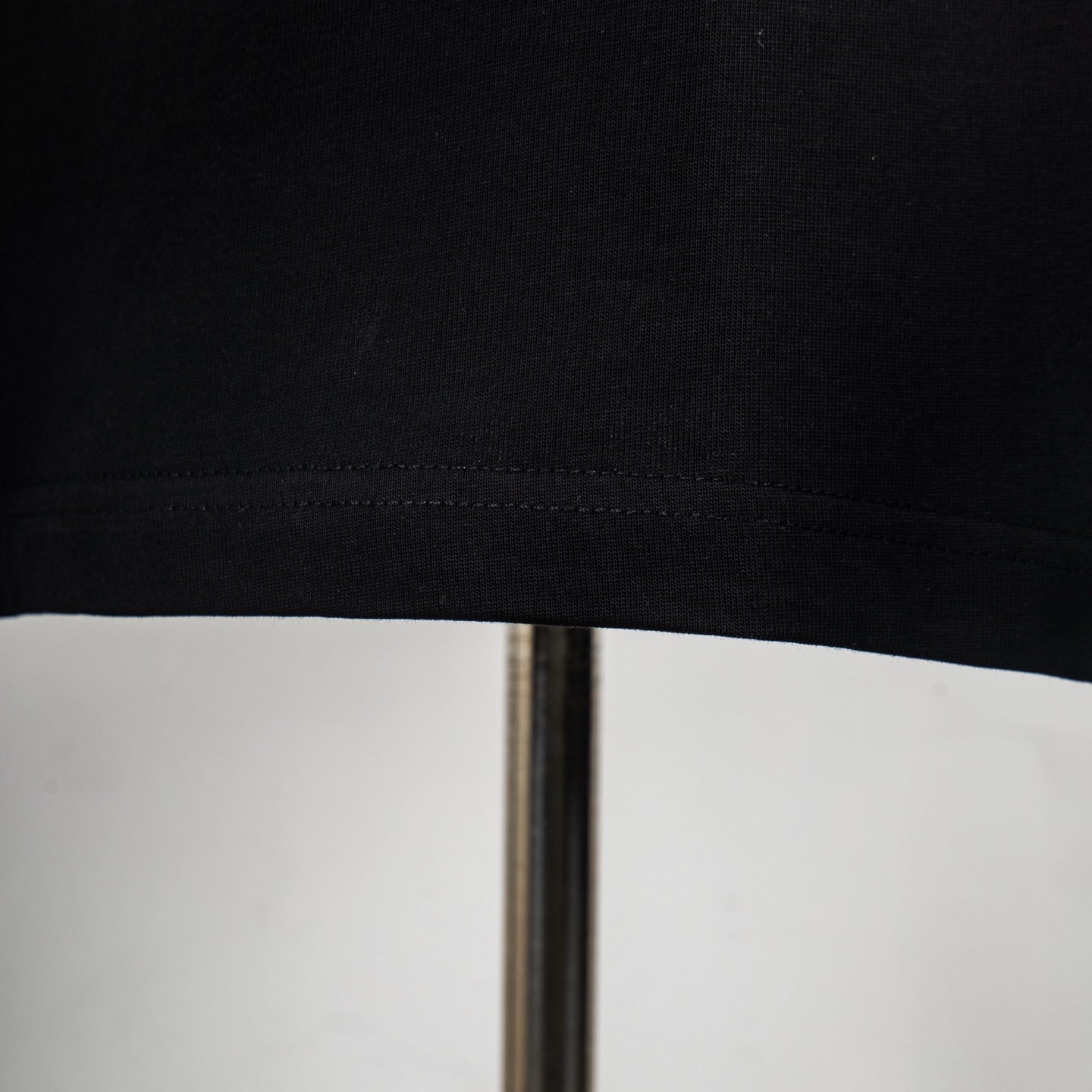 Black Dior T-shirt bottom hem with stitching