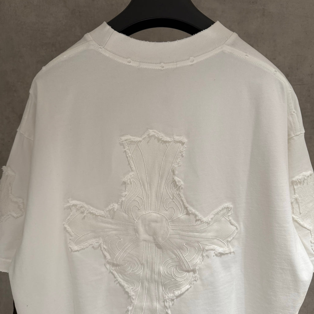 White short-sleeve T-shirt with ribbed crew neck and large back embroidery