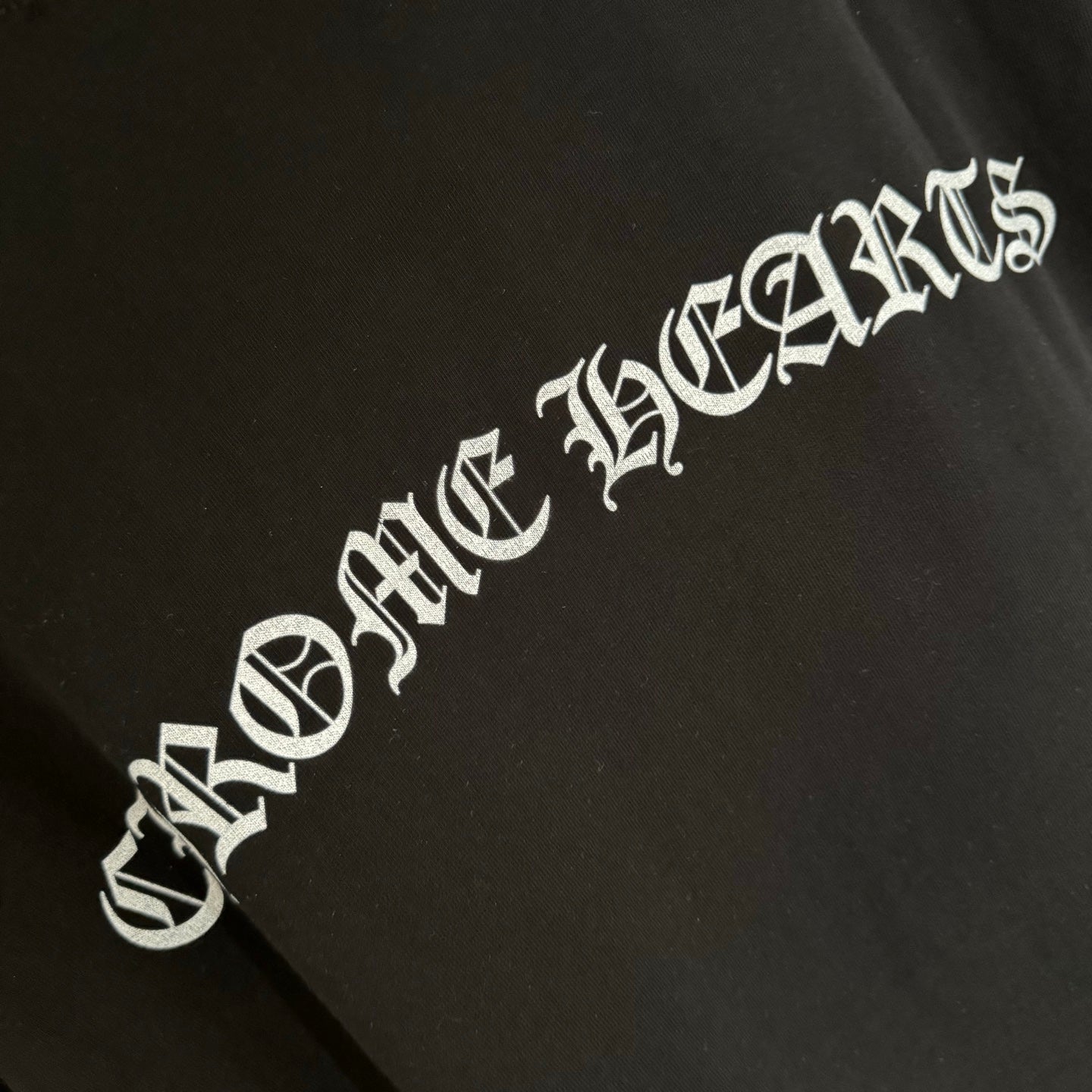 Black short-sleeve T-shirt sleeve logo lettering print