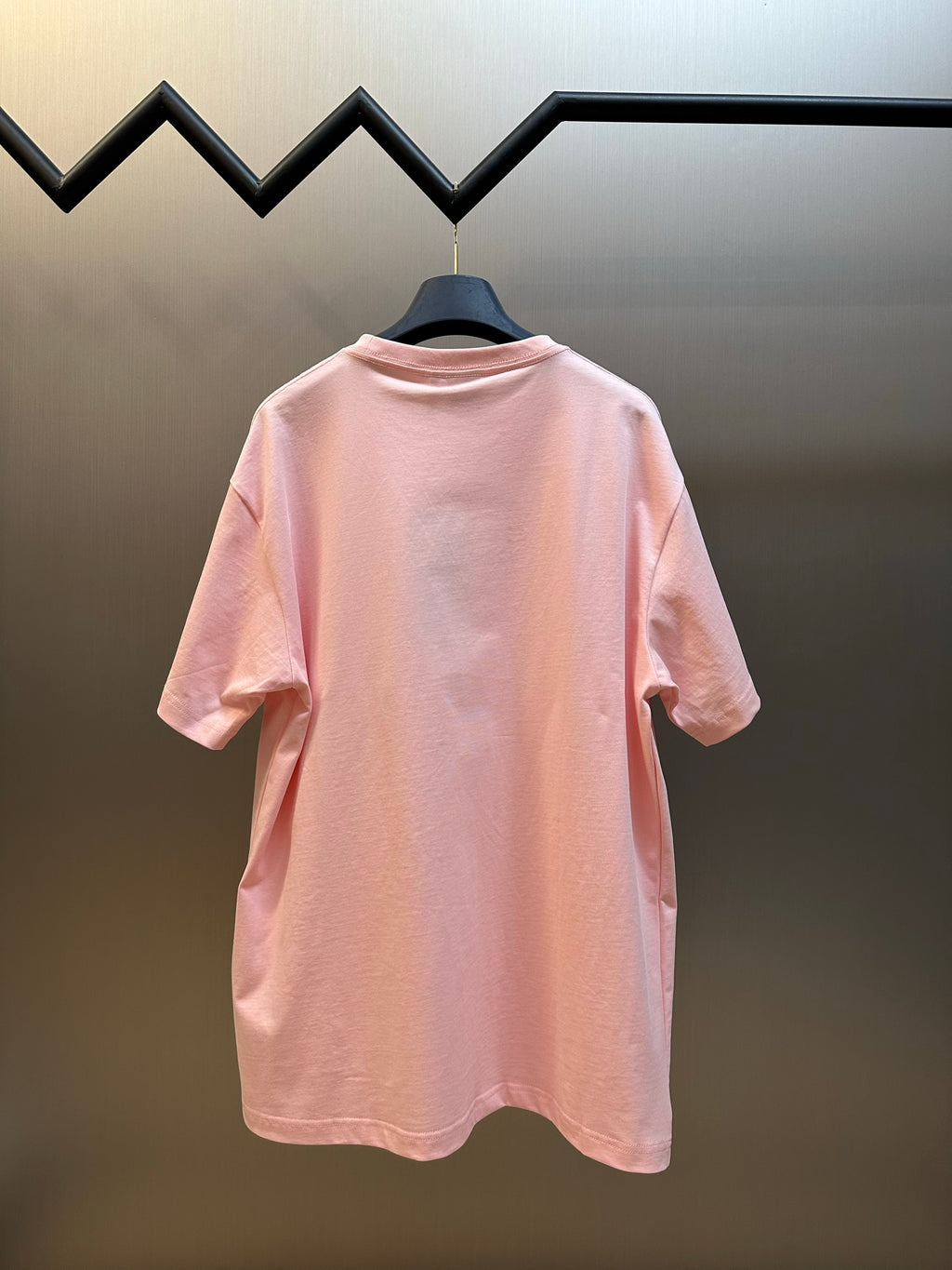 Pink Dior T-shirt, crew neck with short sleeves, straight hem