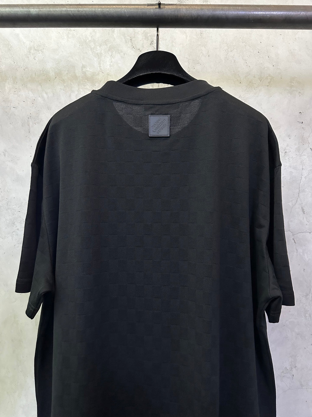 Louis Vuitton black short-sleeve T-shirt, crew neck, plain back detail