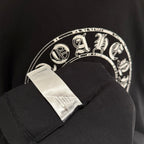 Black short-sleeve T-shirt collar with white interior neck label