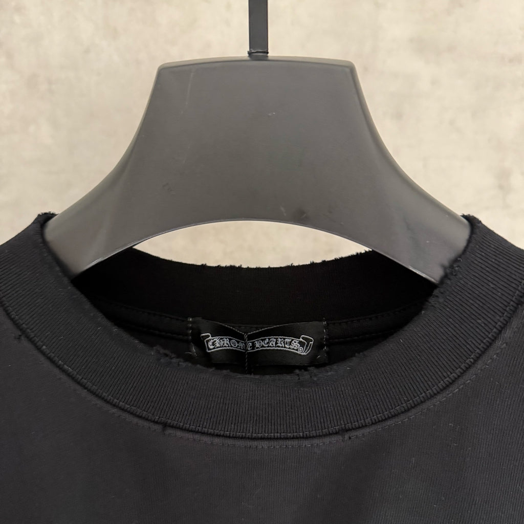 Black short-sleeve T-shirt crew neck with interior label