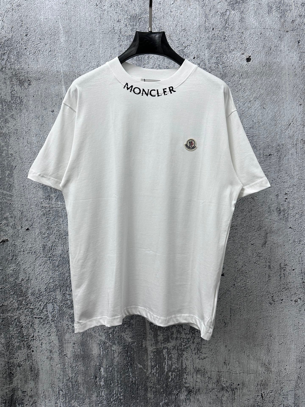 White Moncler short-sleeve T-shirt with chest logo patch