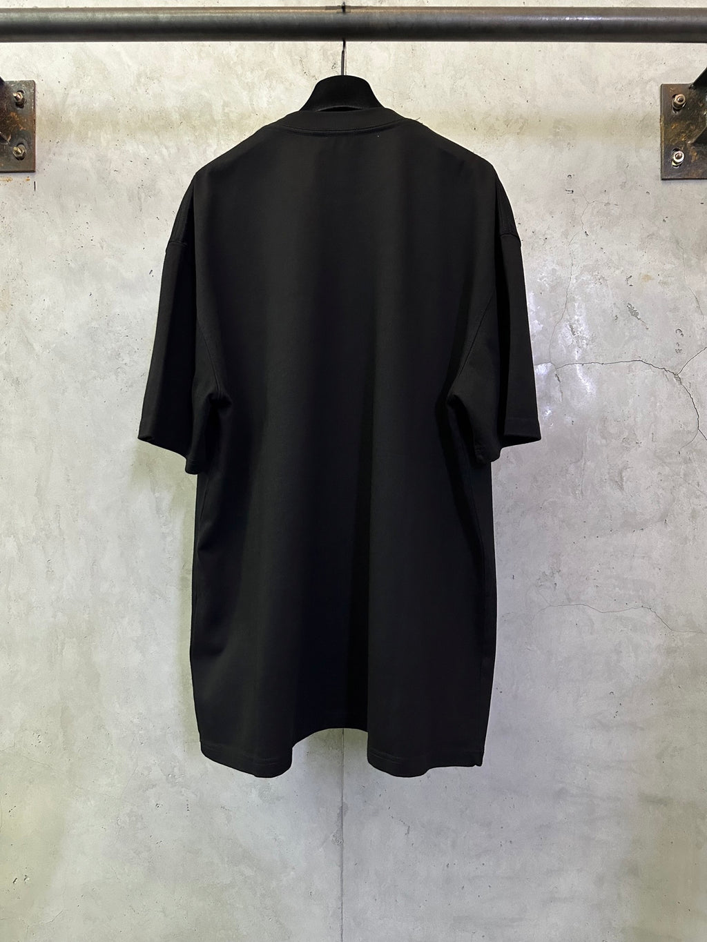 Black Burberry T-shirt, back view on hanger