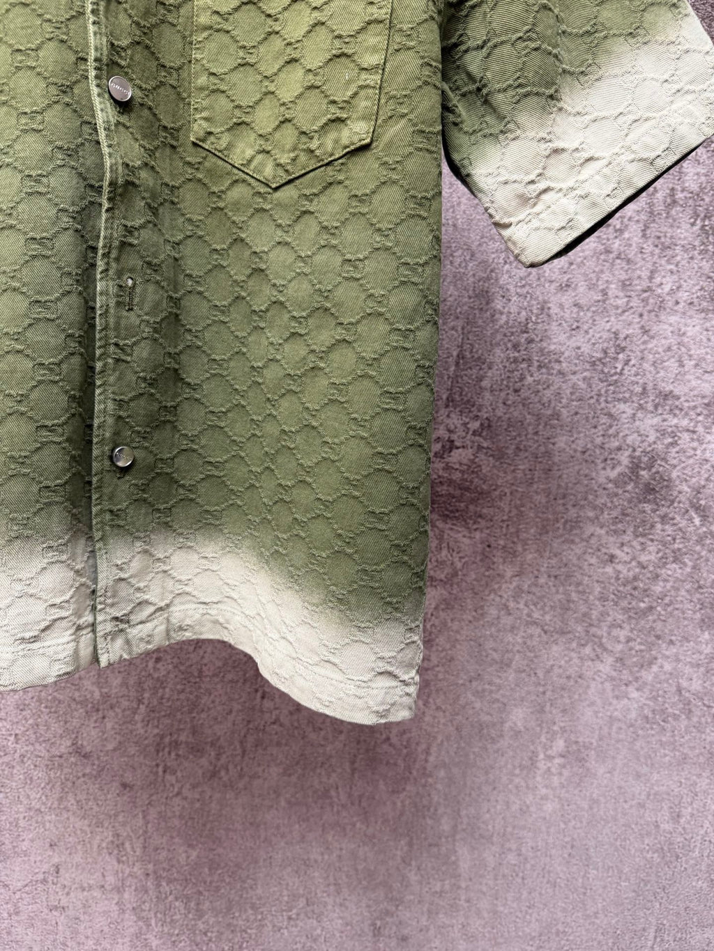 Gucci short-sleeve shirt hem, olive green textured fabric with contrast lining