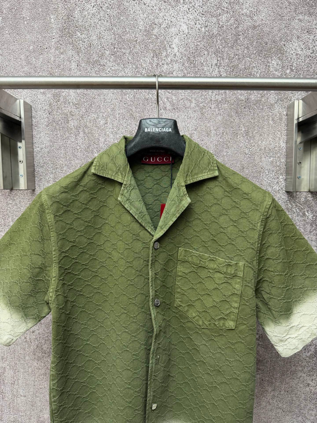 Gucci short-sleeve shirt with open collar, olive green textured diamond pattern