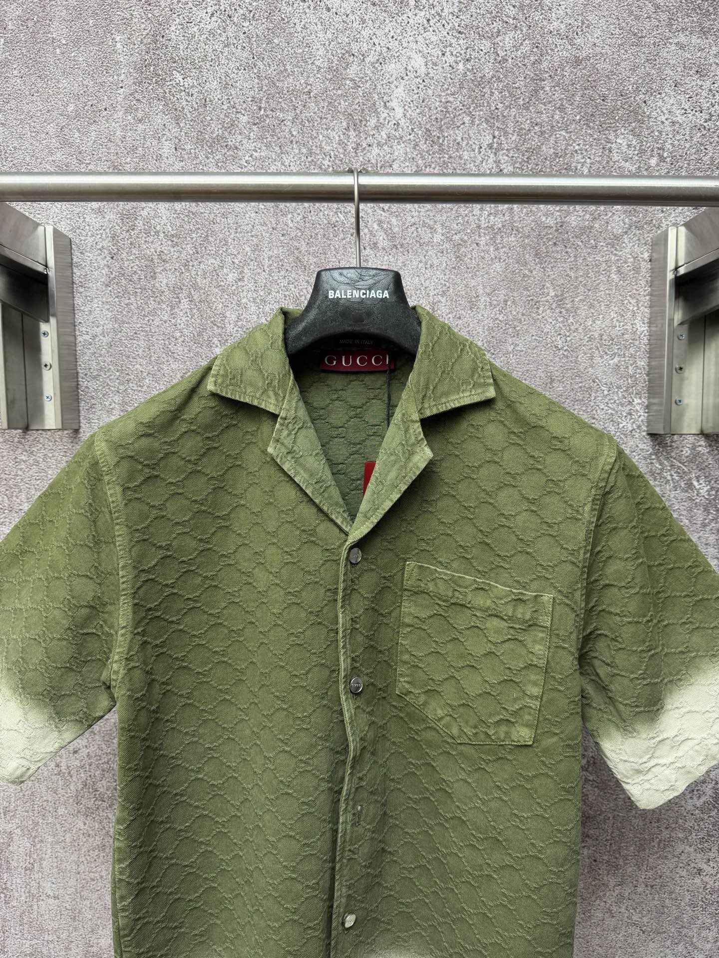 Gucci short-sleeve shirt with open collar, olive green textured diamond pattern