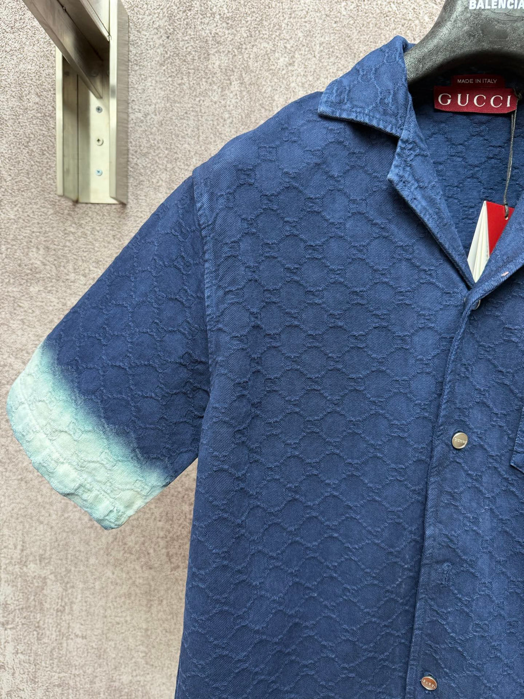 Gucci short-sleeve shirt shoulder and collar, dark blue with light blue cuff trim