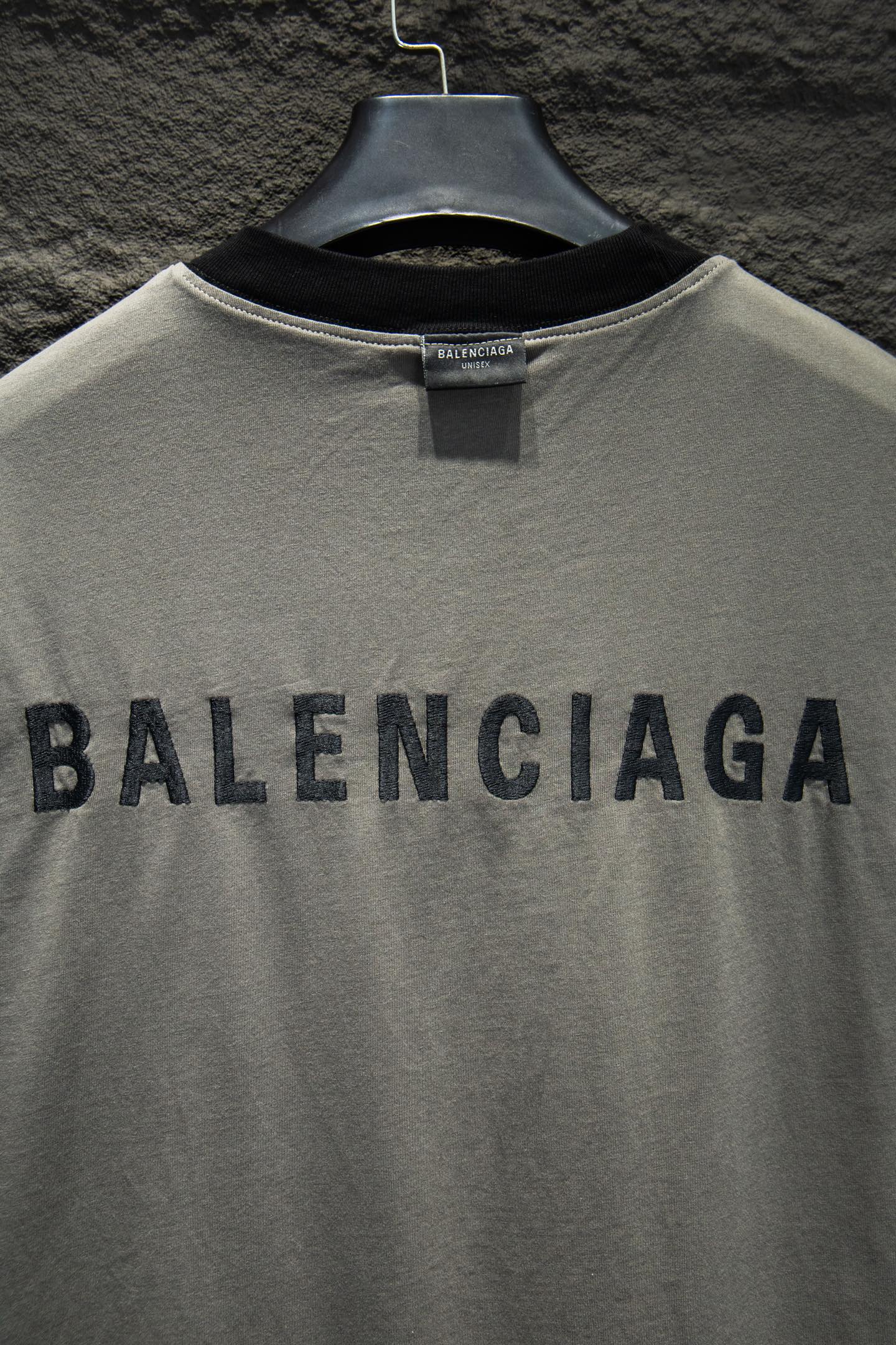 Balenciaga light gray T-shirt back collar and large BALENCIAGA print