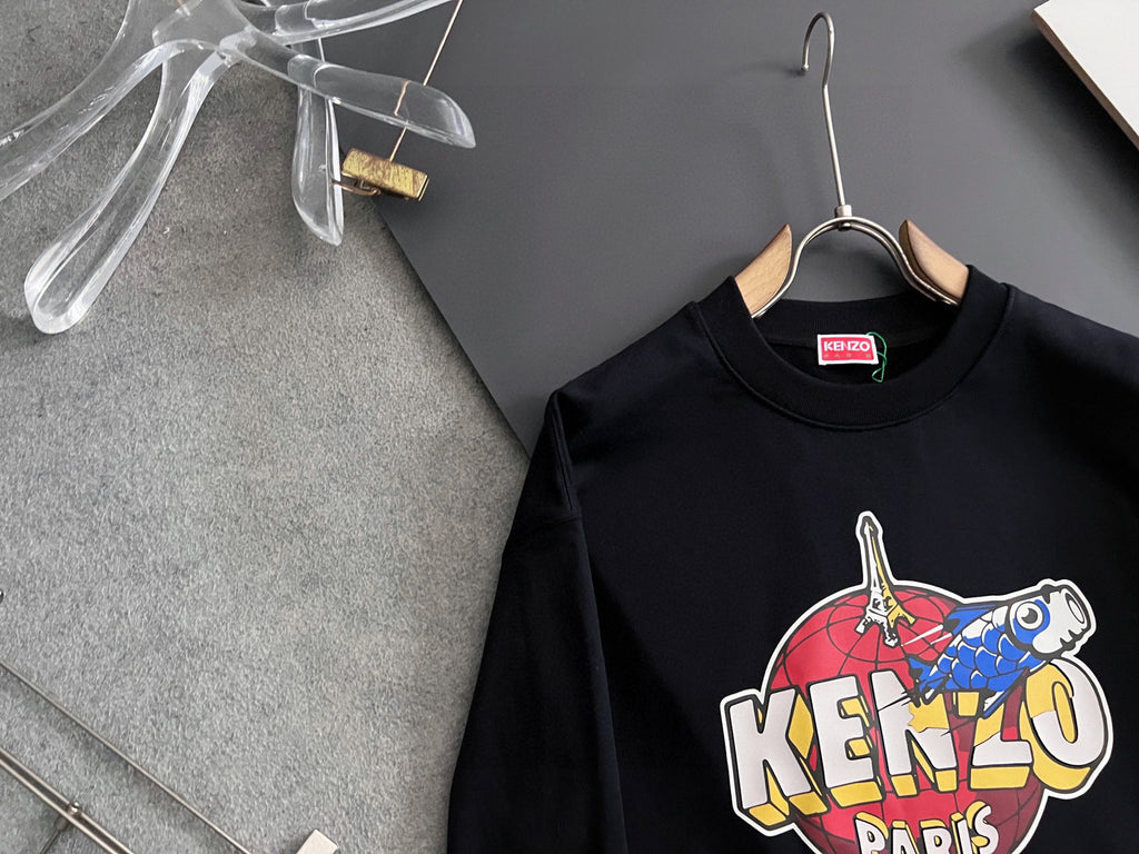 Black sweatshirt with ribbed crew neck and "KENZO PARIS" cartoon graphic
