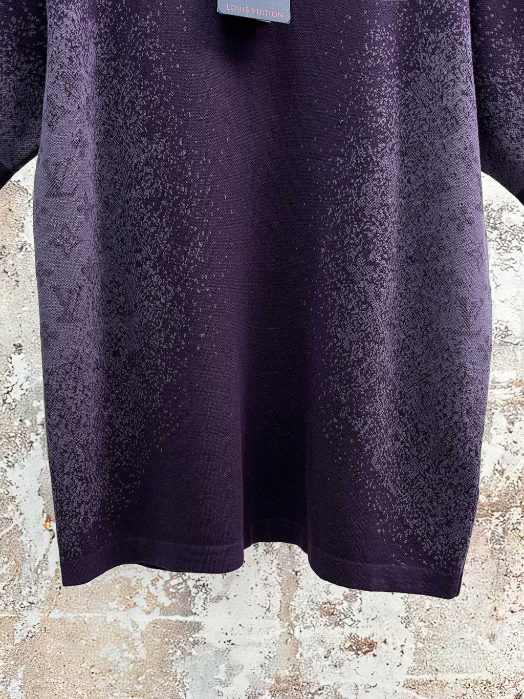 Purple short-sleeve T-shirt front, speckled knit fabric and curved hem