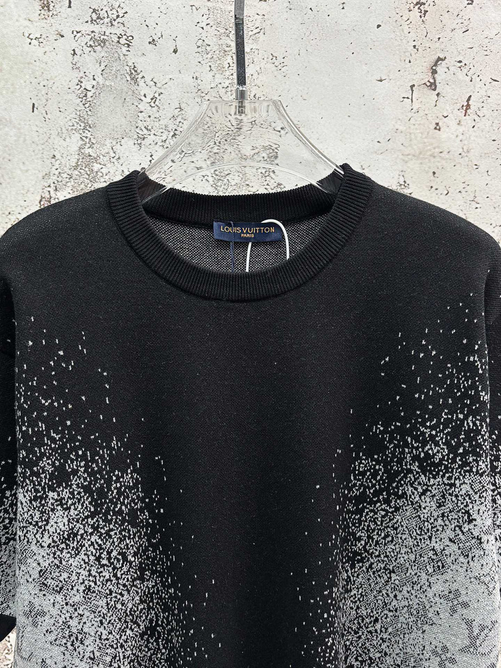 Louis Vuitton black crewneck T-shirt neckline with ribbed collar and logo tag