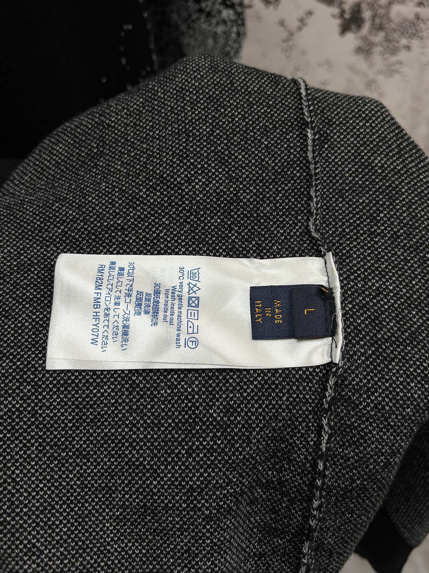 Louis Vuitton T-shirt inner label with care and size information