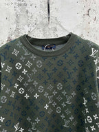 Dark green monogram T-shirt with crew neck ribbing and blue-and-white logo print