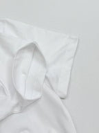 White T-shirt shoulder seam and short sleeve cuff detail
