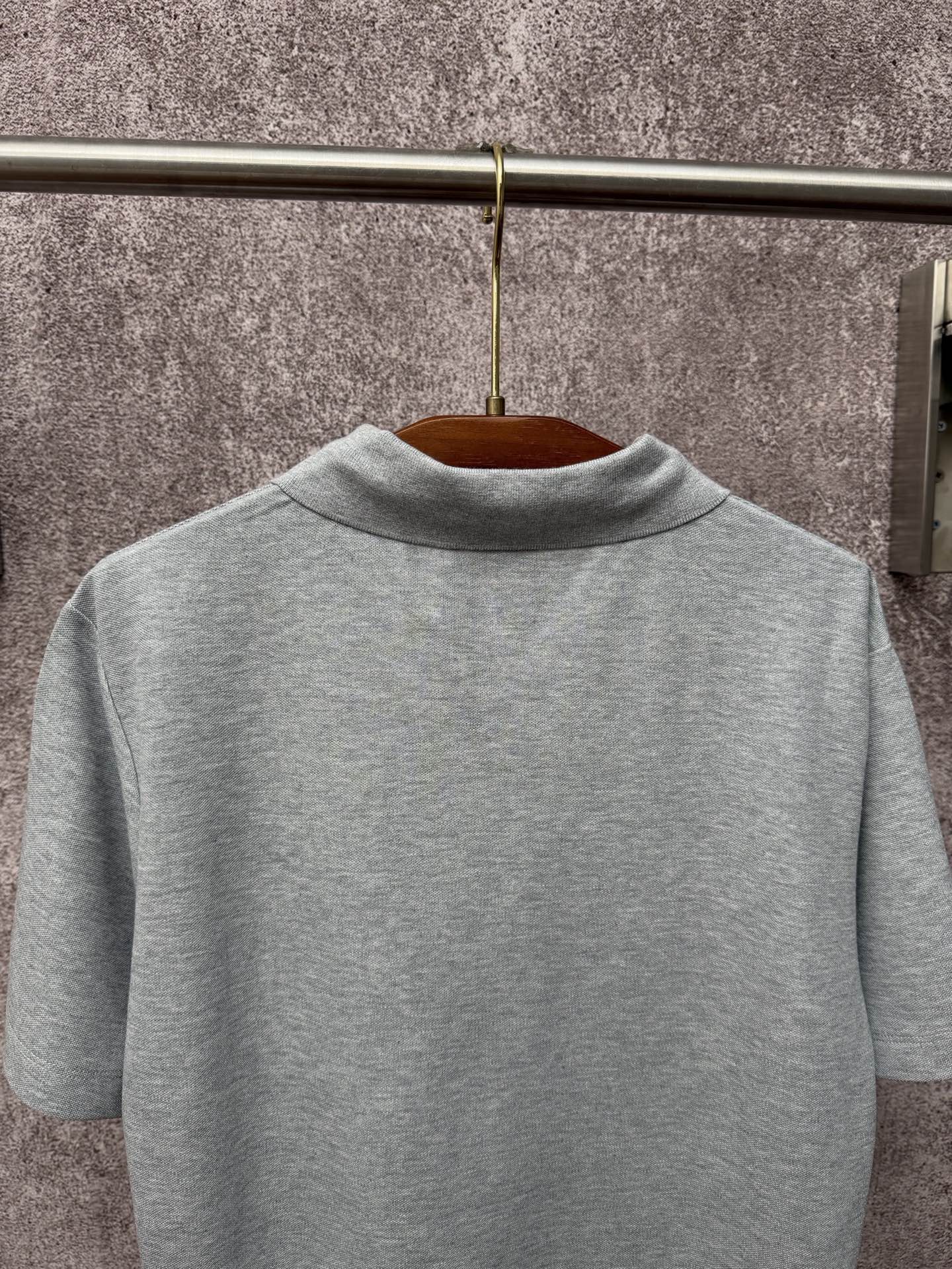 Dior short-sleeve polo shirt back, light gray with ribbed collar