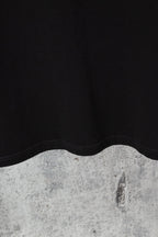 Black short-sleeve T-shirt, plain back with curved seam and stitched hem