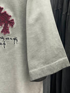Light gray short-sleeve T-shirt sleeve with curved hem stitching