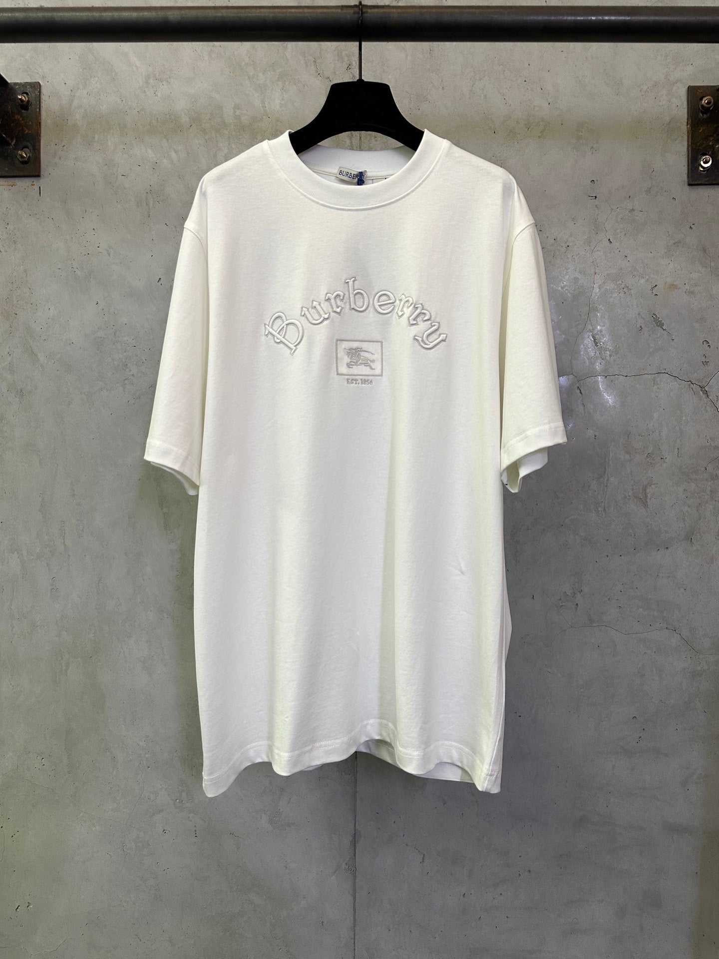 Off-white Burberry short-sleeve T-shirt with chest logo graphic