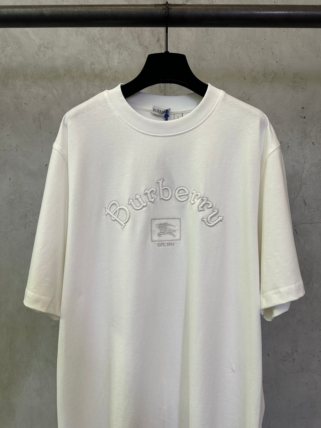 Off-white Burberry short-sleeve T-shirt with centered chest logo