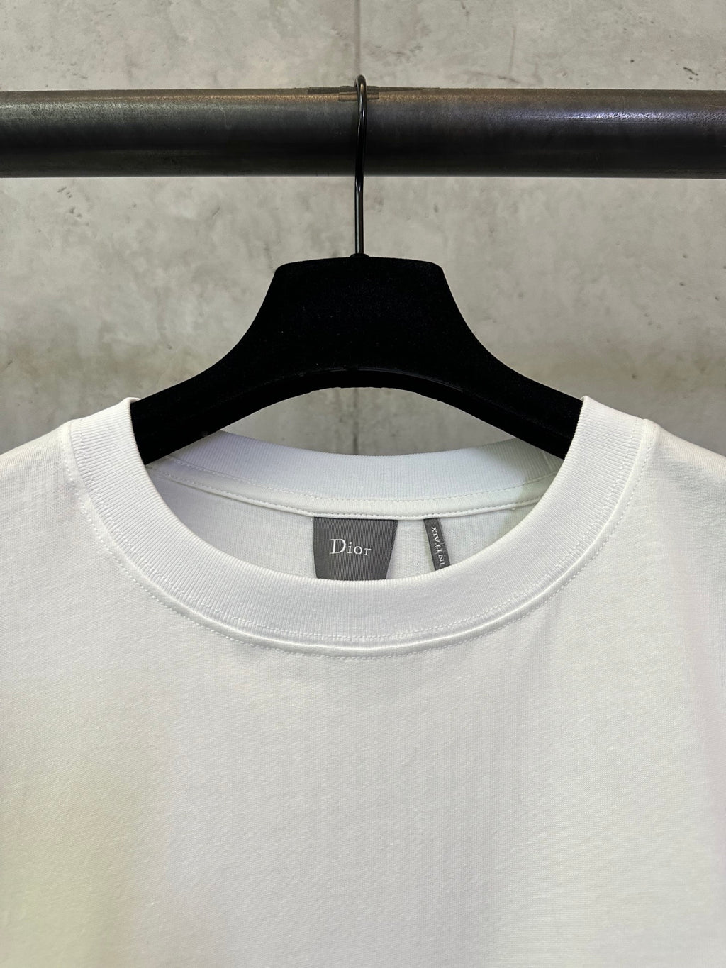 Dior crew-neck T-shirt collar with Dior logo on inside neck label