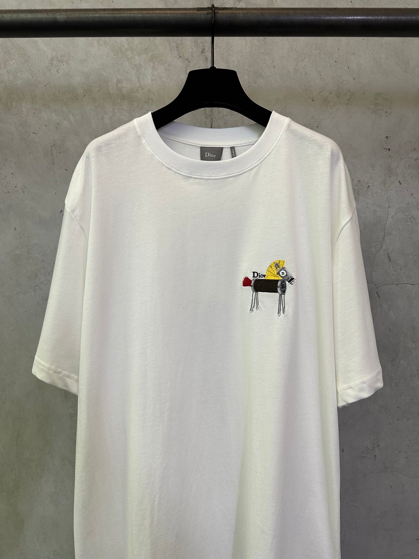 Dior white T-shirt with crew neck and small illustrated front graphic
