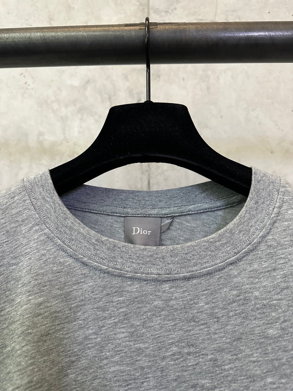 Heather gray crew-neck T-shirt collar with Dior label inside neck