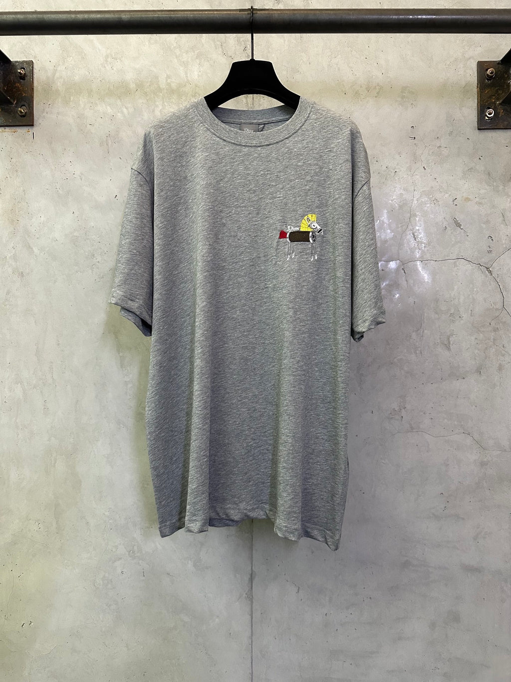 Heather gray short-sleeve T-shirt with small chest graphic print