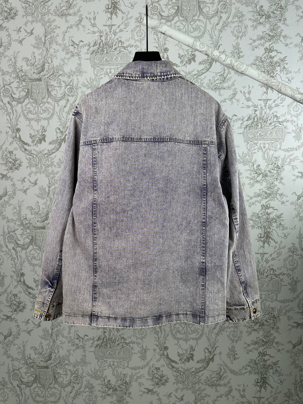 Denim jacket back with yoke seam, straight hem and button-tab detailing, gold hardware