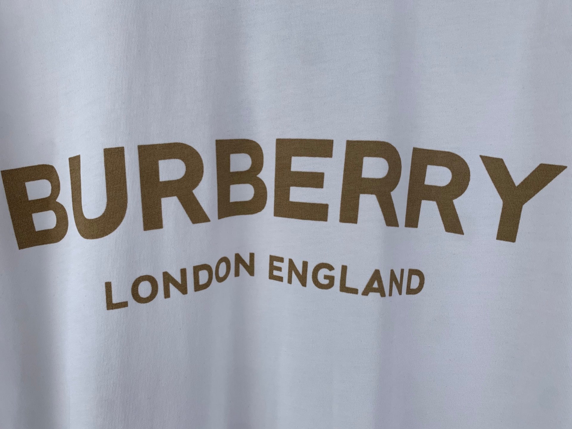 White Burberry T-shirt with BURBERRY London England text print