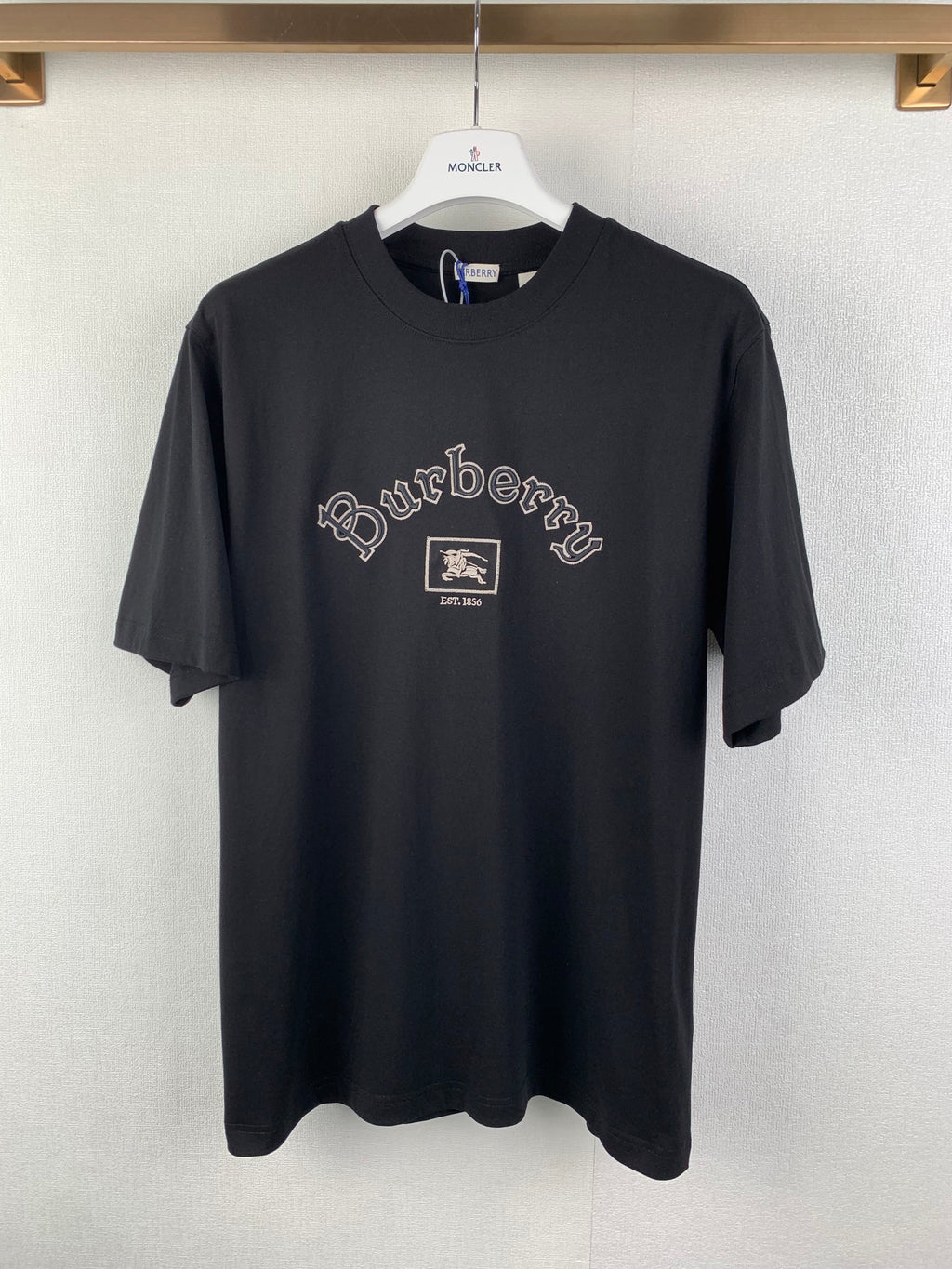 Burberry short-sleeve T-shirt in dark tone with chest logo graphic