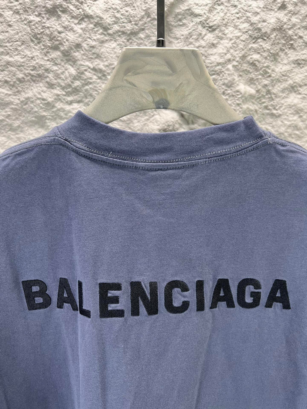 Balenciaga short-sleeve T-shirt, dark blue collar and large back BALENCIAGA print