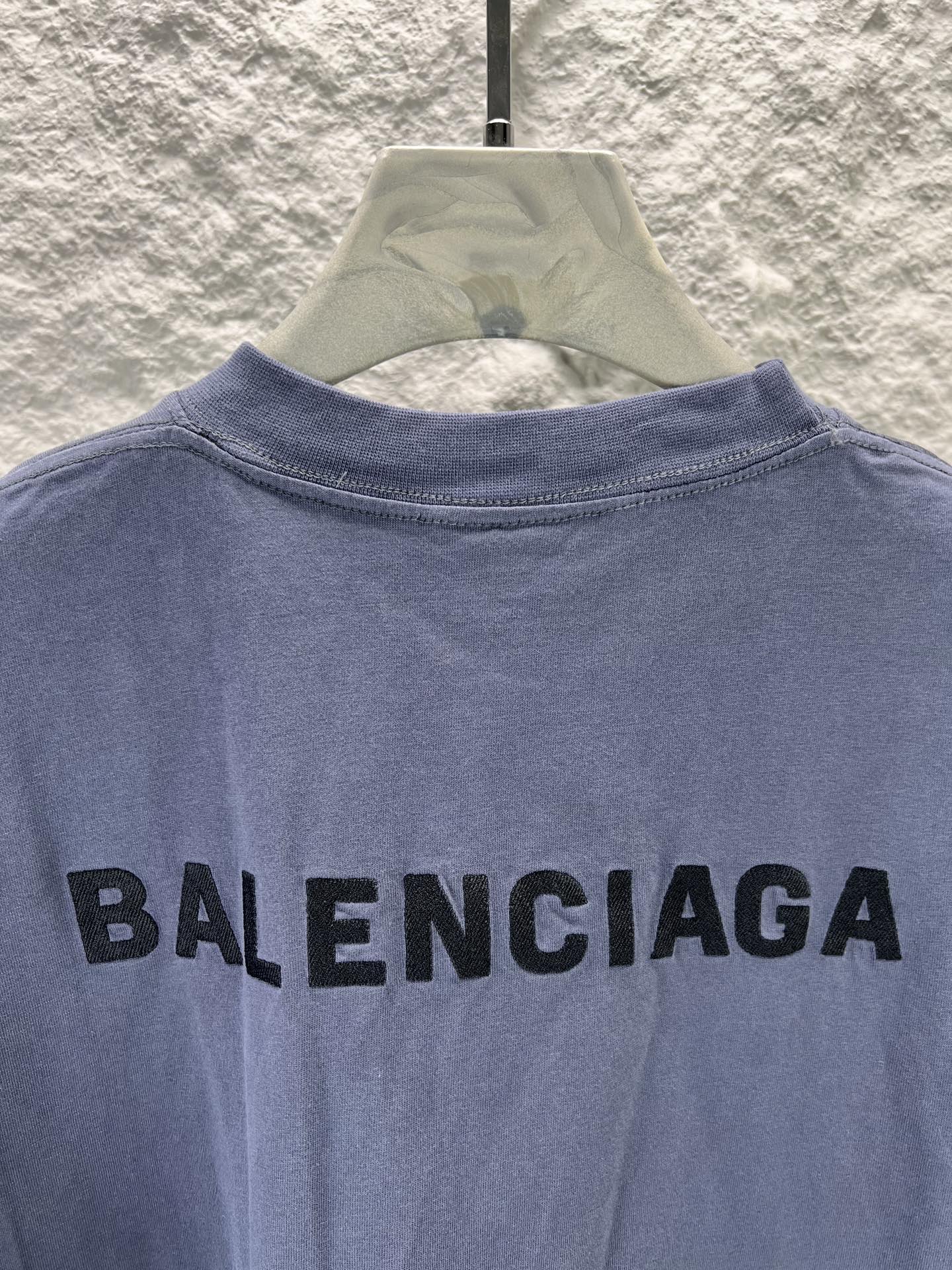 Balenciaga short-sleeve T-shirt, dark blue collar and large back BALENCIAGA print