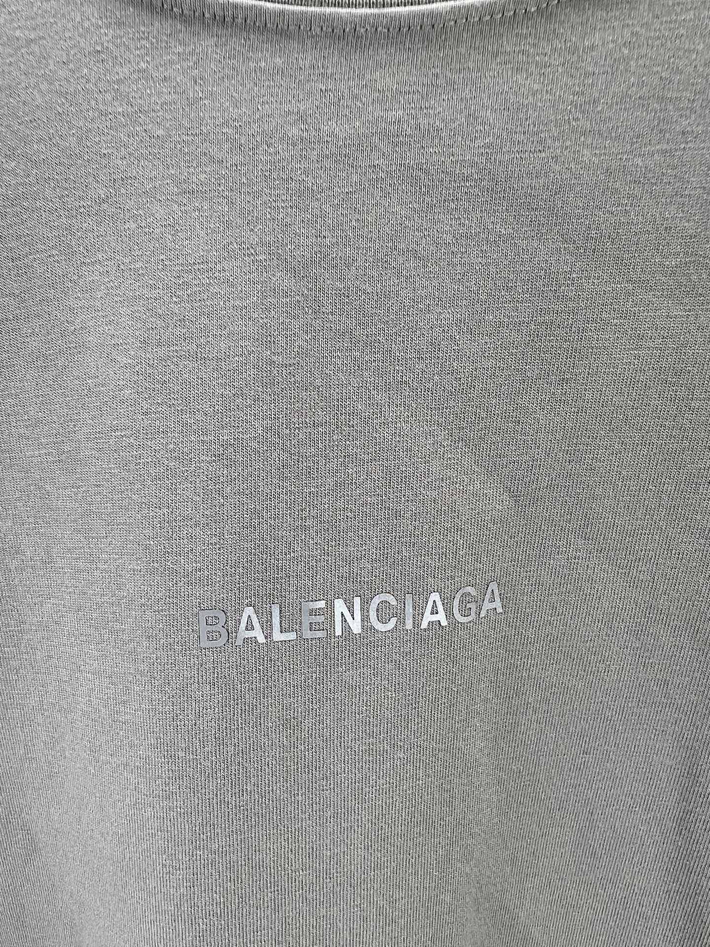 BALENCIAGA logo on light gray knit crewneck T-shirt chest