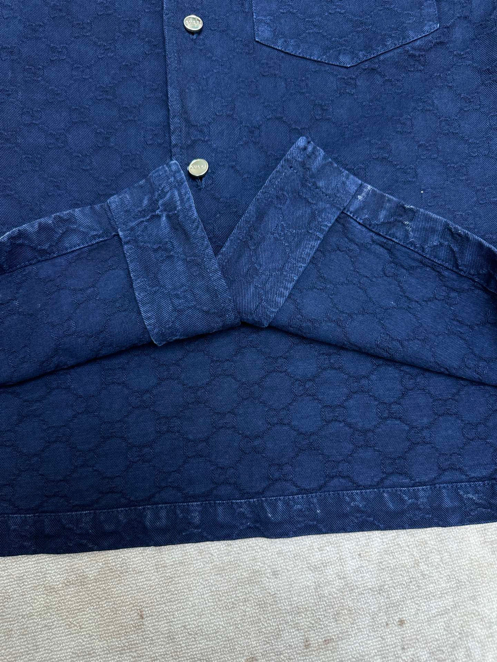Gucci short-sleeve button shirt with button placket and textured blue fabric