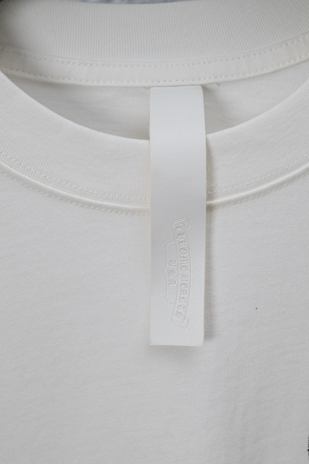 White chrome short T-shirt crew neck with inner neck label
