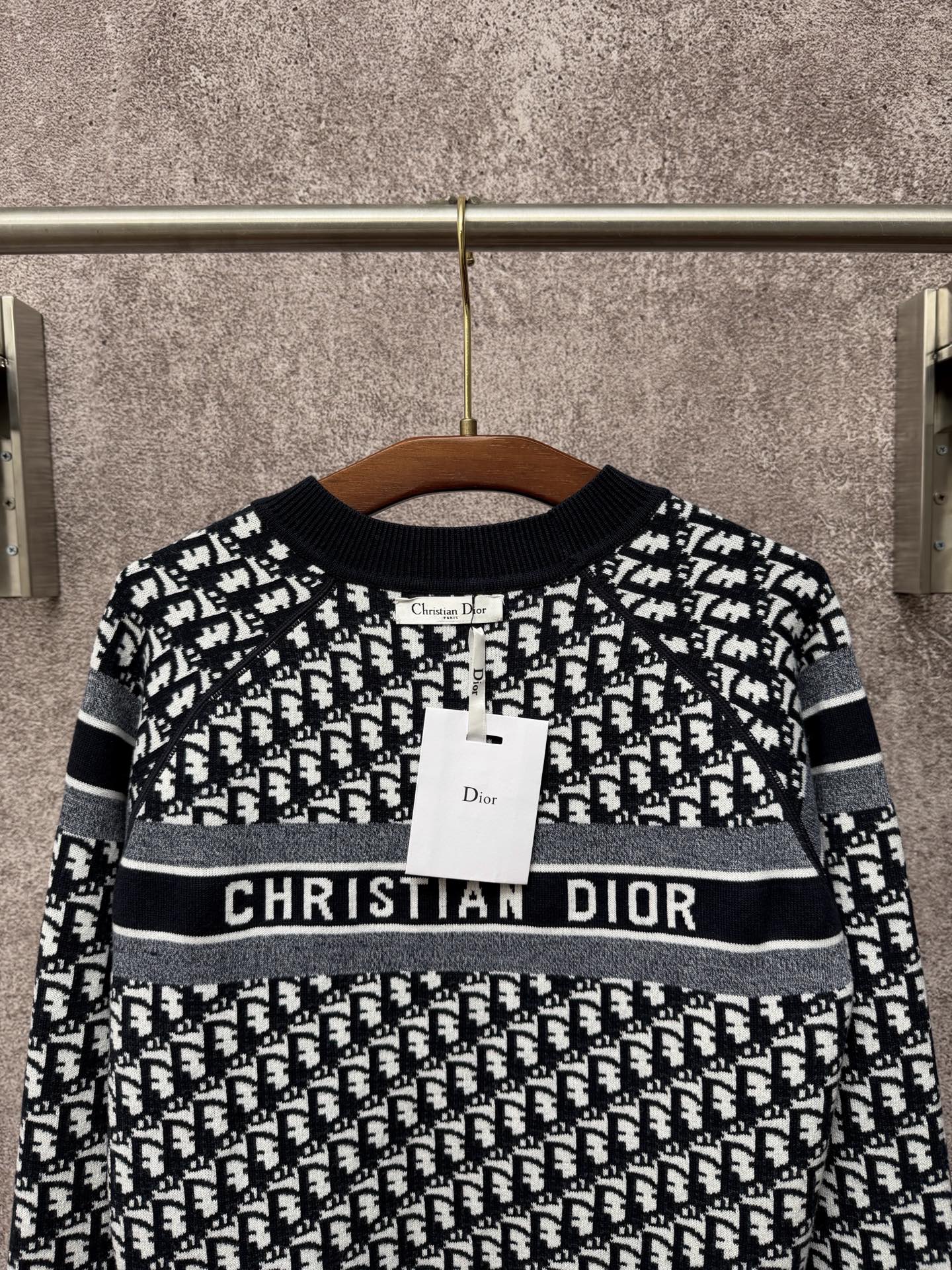 Long-sleeve logo knit sweater with bold band at chest and crew neck