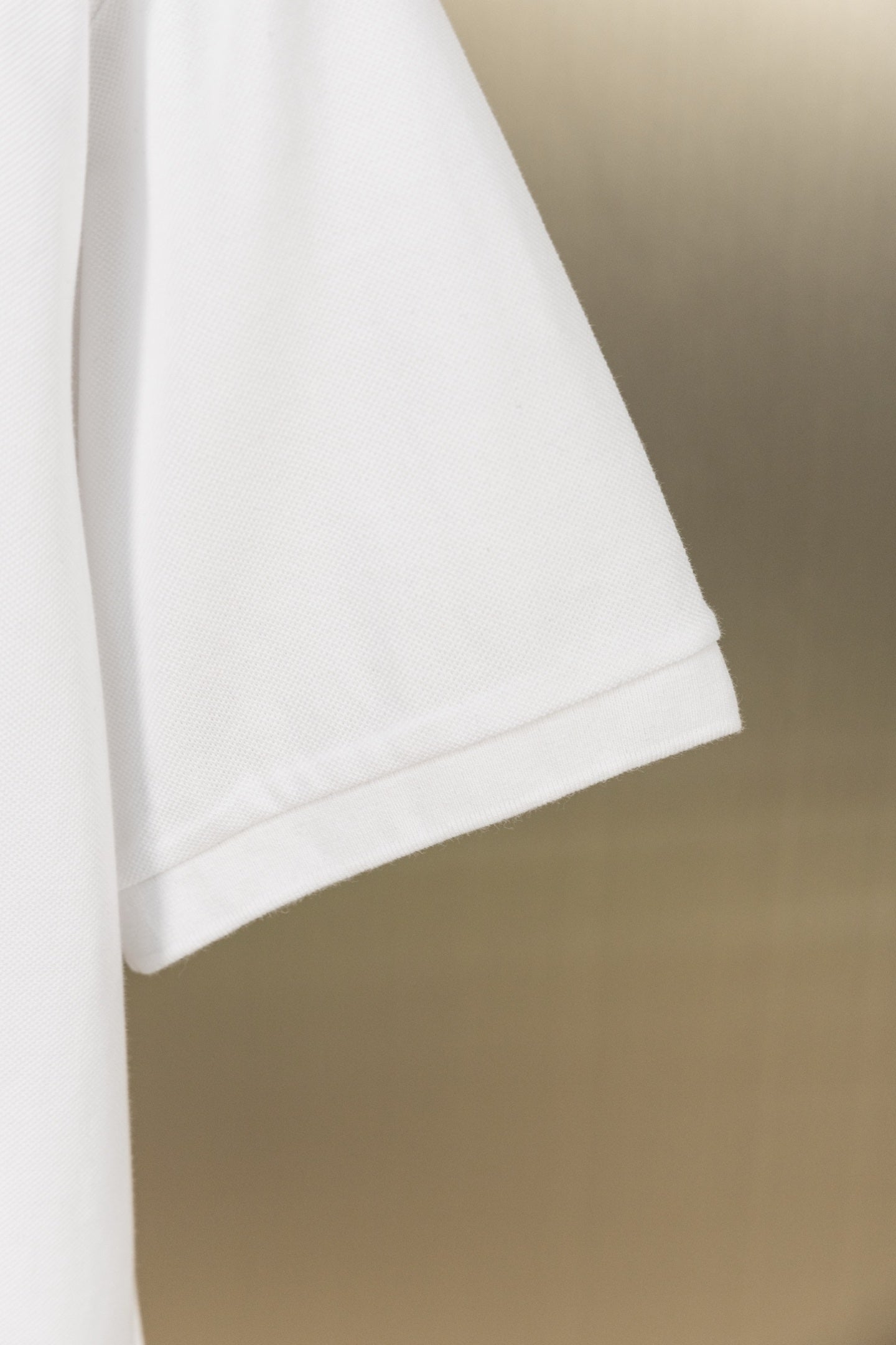 Gucci polo shirt sleeve and hem in white fabric