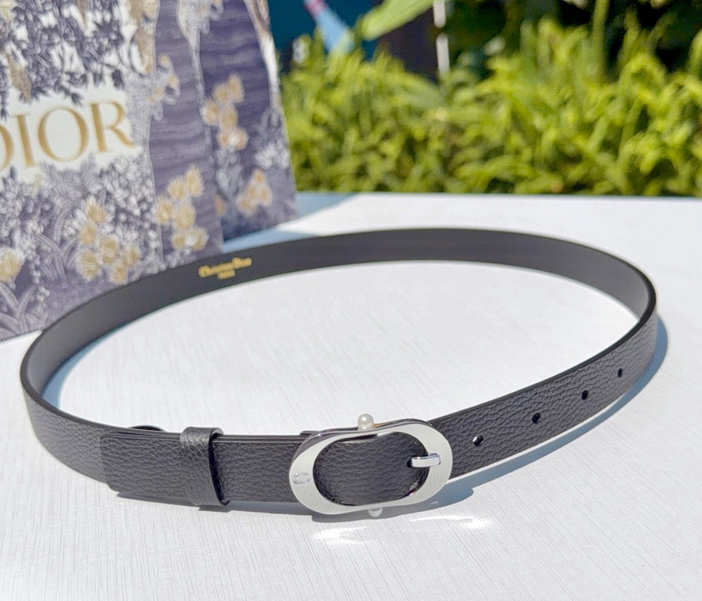 Dior belt in dark gray textured leather with round silver buckle and holes