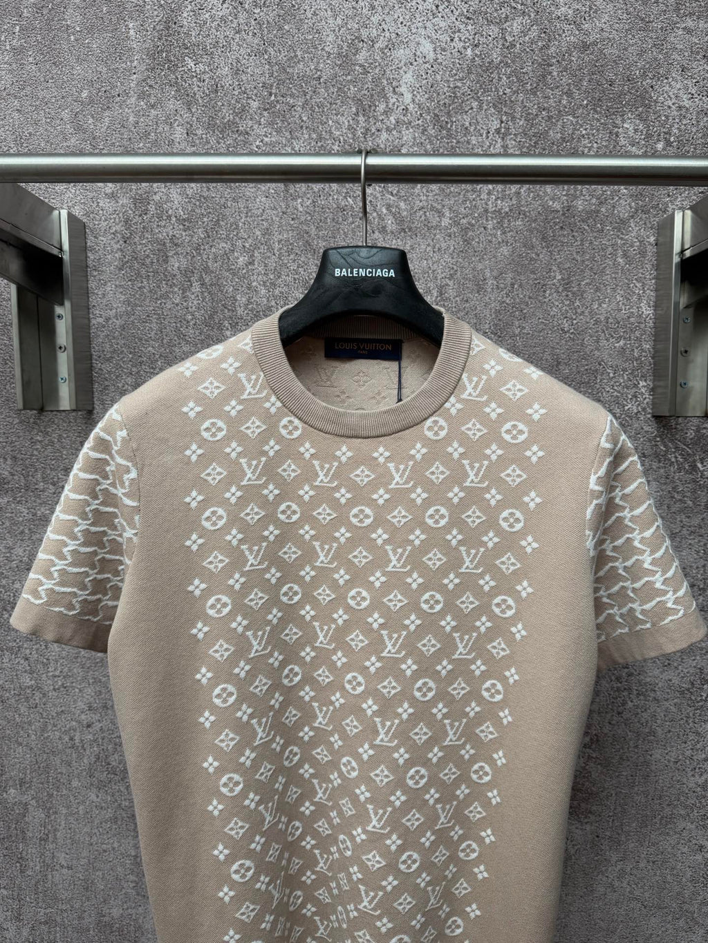 Light beige logo-print T-shirt with ribbed crew neck and short sleeves