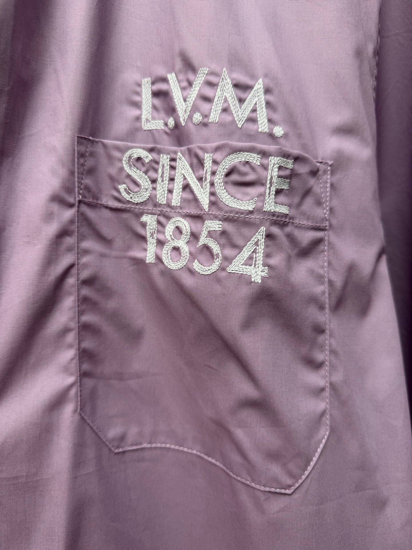 Men's short-sleeve button-up shirt in lavender with LV M Since 1854 logo