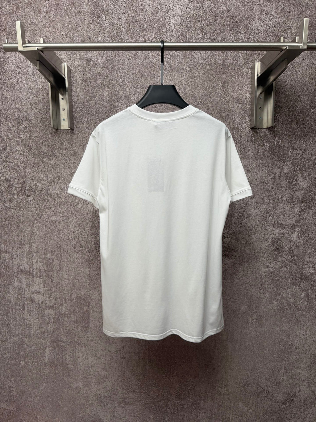 White short-sleeve T-shirt with plain back